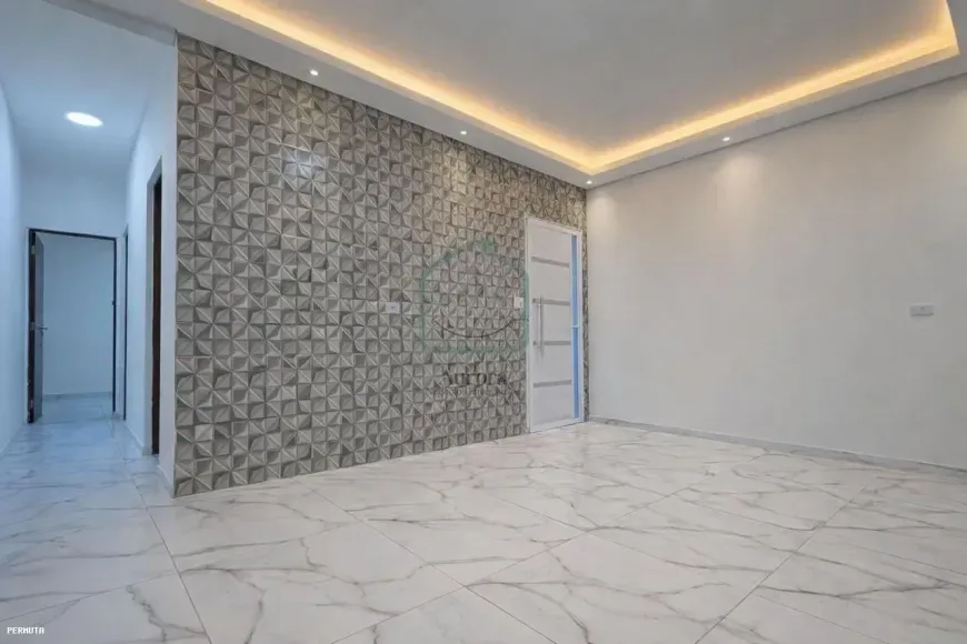 Sobrado a venda em Jardim Maria Helena, 3 quartos e 4 vagas.  